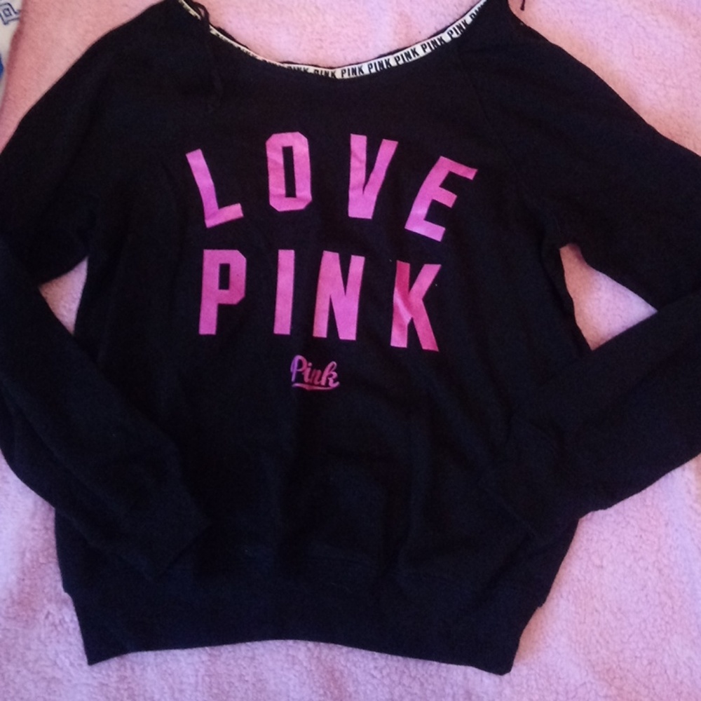 Black sweatshirt